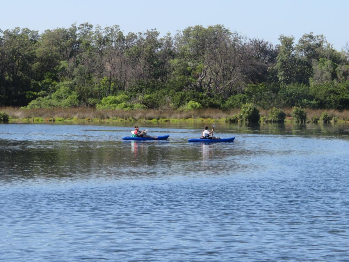 Lakes Entrance Waterfront Cottages With King Beds Ngoại thất bức ảnh