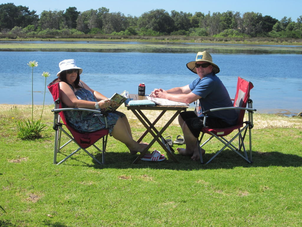 Lakes Entrance Waterfront Cottages With King Beds Ngoại thất bức ảnh